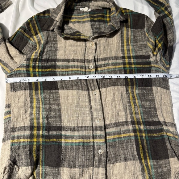 La Miel Oversized Button Down Long Sleeve Shirt Plaid Fringe Hem Size Small - Picture 8 of 12